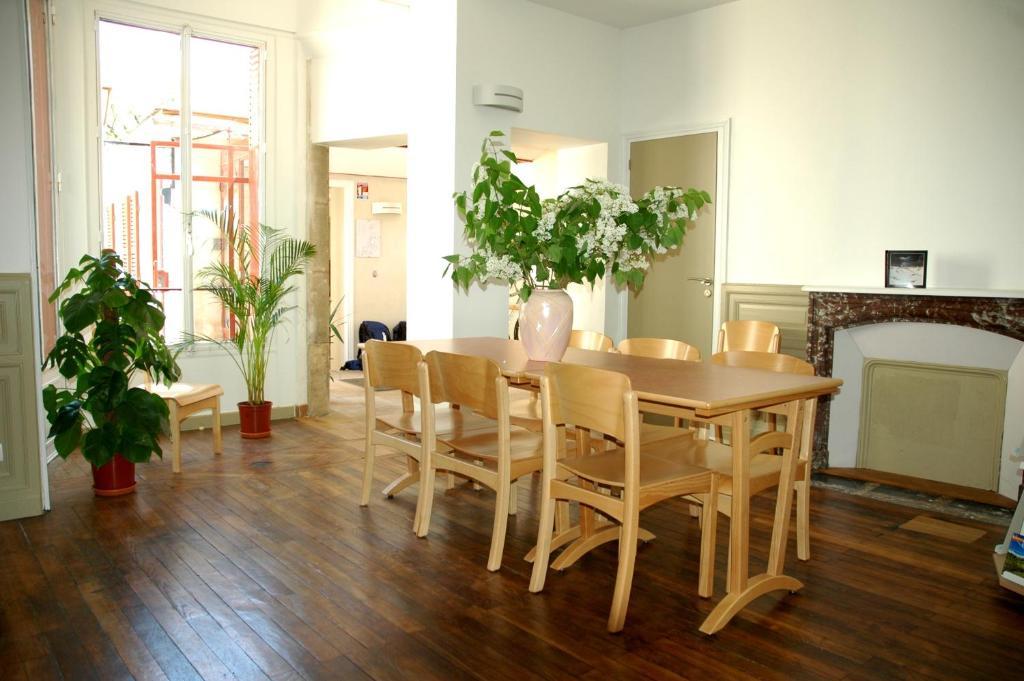 La Maison Des Randonneurs Pansiyon Auxerre Dış mekan fotoğraf